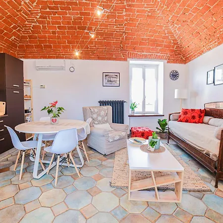 アパート Antico Loft Di Famiglia In Centro Agliè